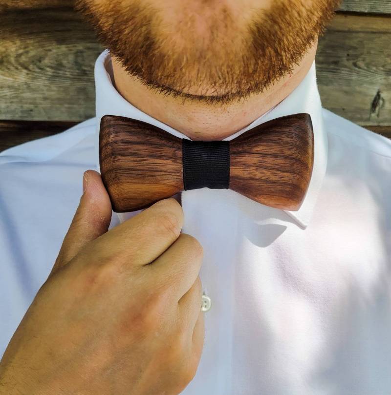 Fliege Aus Holz, Schwarze Walnuss Fliege, Personalisierte Schleife Fliege Aus Holz, Schwarze Walnuss Fliege, Personalisierte Schleife von KesslarKnots