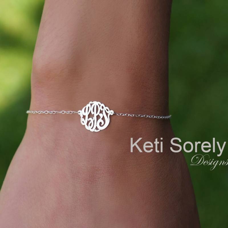 10K Massivgold Custom Made Monogramm Armband, Personalisiertes Initial Armband in Gelbgold, Roségold Oder Weißgold. Zierliche Initialen von KetiSorelyDesigns