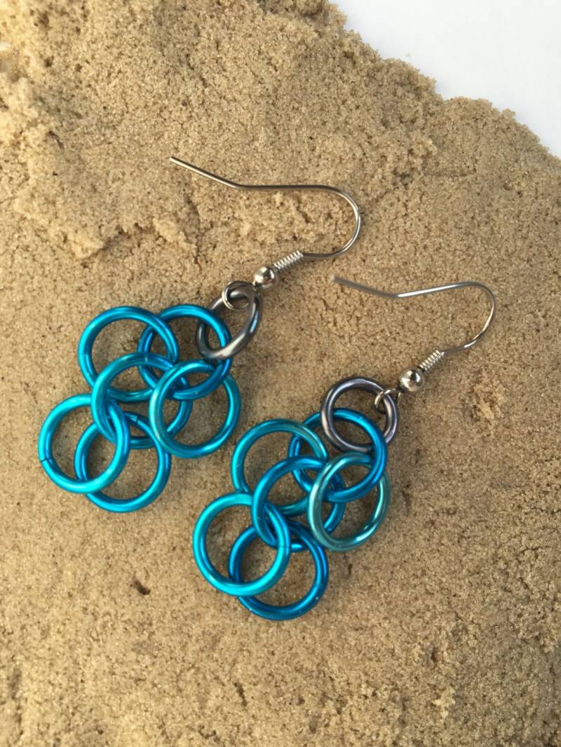 Blaue Shaggy Ohrringe Statement Wasserfall Ohrringe Blaue Shaggy Ohrringe Statement Wasserfall Ohrringe von Kettenglied