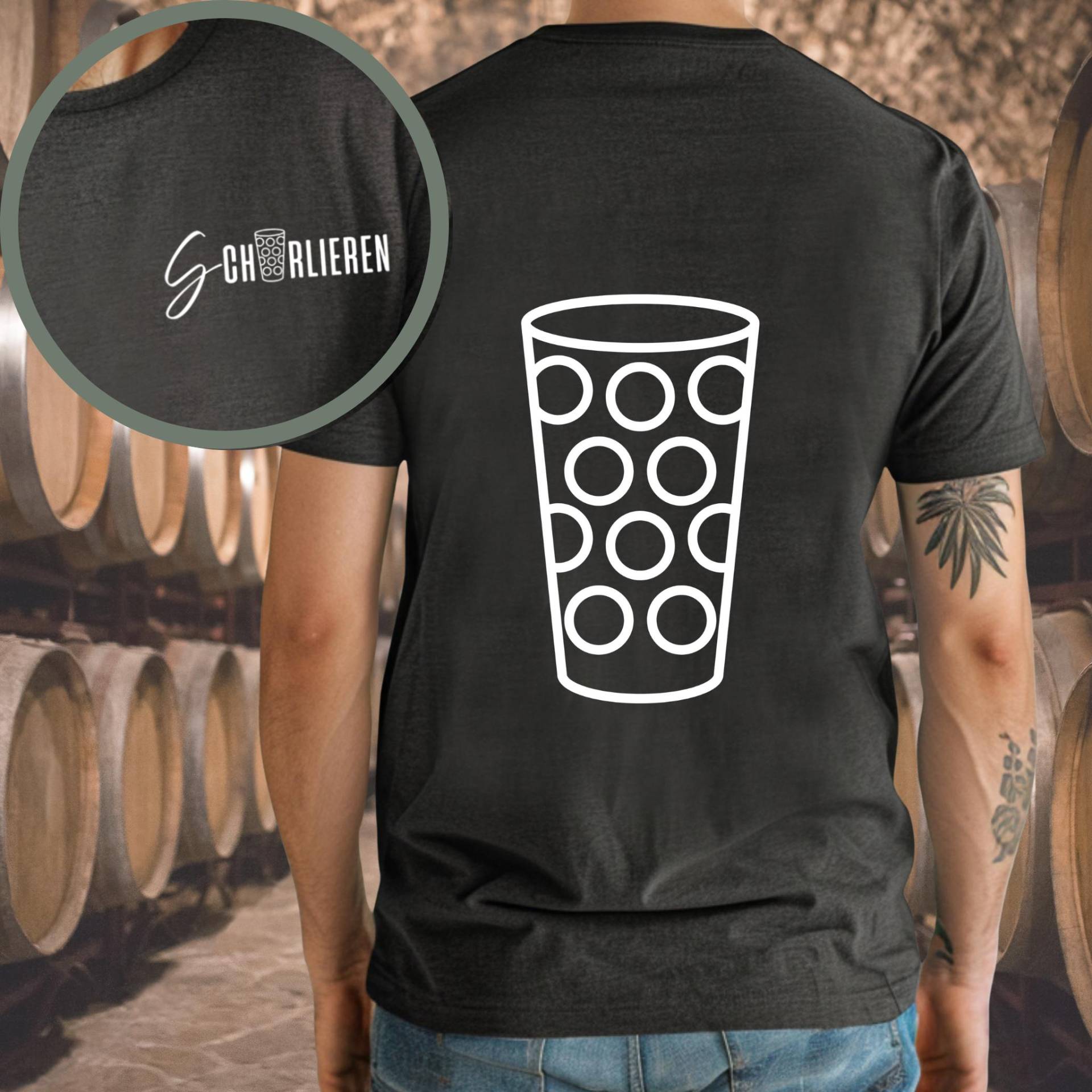 Pfalz-Shirt Schorlieren Dubbeglas , Pfalzliebe Unisex Shirt Heimatgefühl, Weinliebe Geschenkidee, Weinfest Outfit Mit Front - Und Backprint von KetterStudio