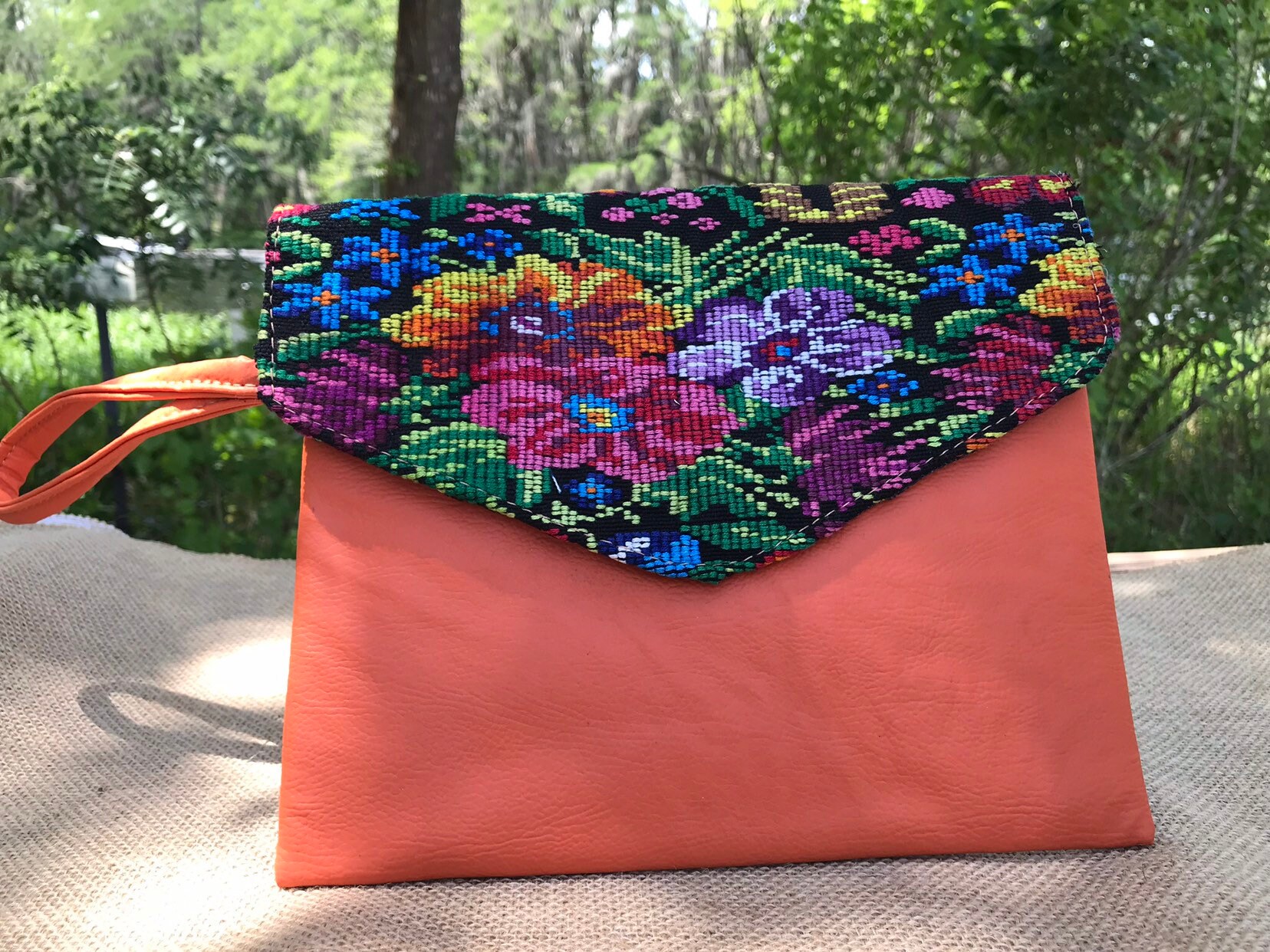 Armband | Clutch| Handtasche| Huipil Guatemala| Sommer| Mode Armband | Clutch| Handtasche| Huipil Guatemala| Sommer| Mode von KetzalyMercantile