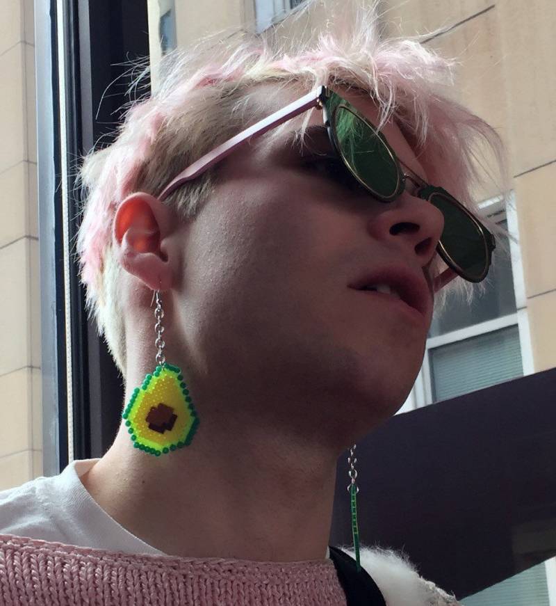 Mini Pixel Avocado Ohrringe - Bügelperlen, Hama Perlen, Emoji Schmuck, Kewlery von Kewlery