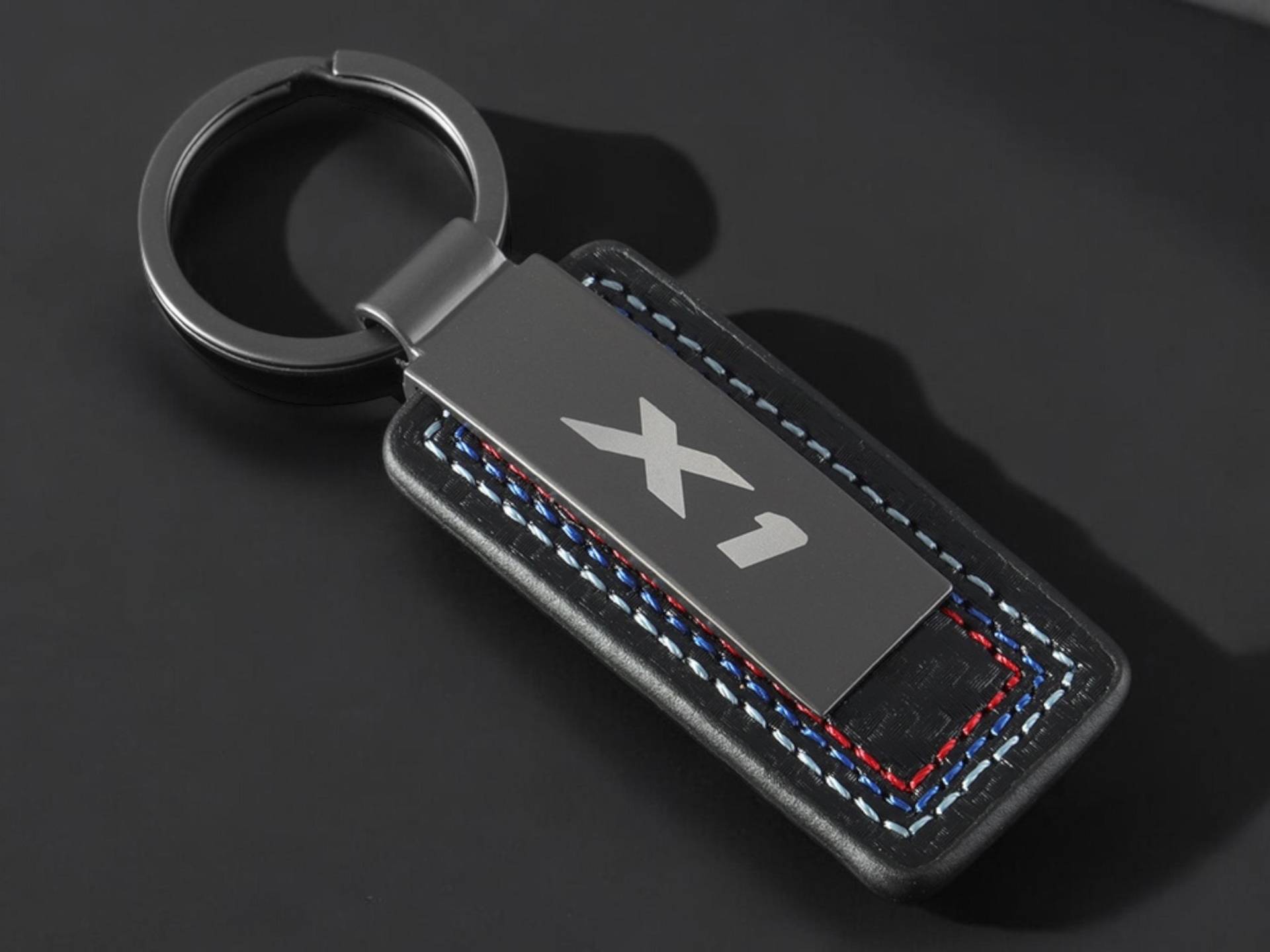Bmw X1 Schlüsselanhänger in Schwarz Mit Bmw Schriftzug Bmw X1 Schlüsselanhänger in Schwarz Mit Bmw Schriftzug von KeyCraftDE