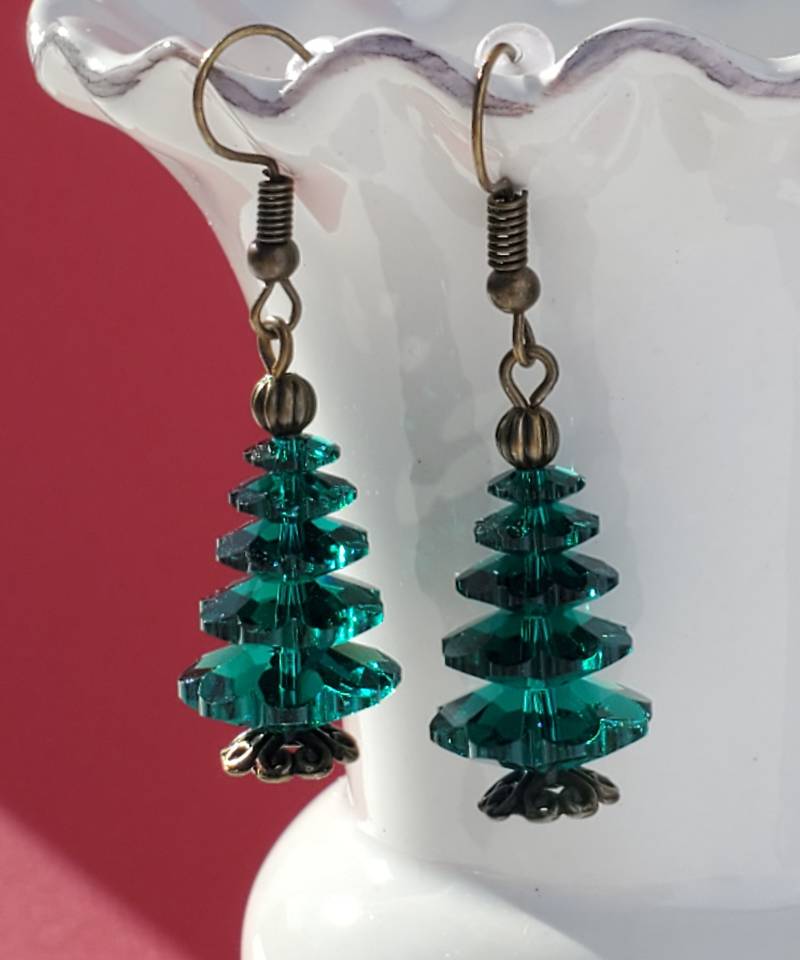 Kristall Weihnachten 5 Tier Baum Ohrringe Smaragd Grün Swarovski Bäume Antike Bronze Urlaub Handgemachtes Geschenk Für Sie von KeyStarDesigns