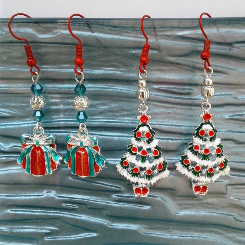 Weihnachtsbaum Ohrringe, Weihnachtsgeschenk Emaille Weihnachtsohrringe, Handgemachte Baumeln von KeyStarDesigns