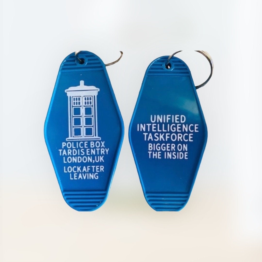 Zeitreise in Einer Telefonzelle Inspirierter Schlüsselanhänger von KeyTagsRUSdotcom