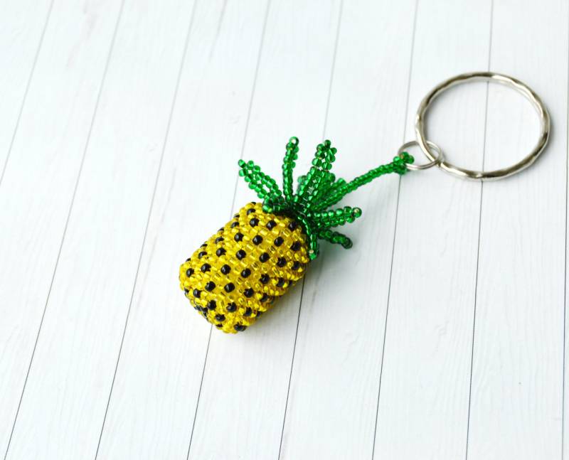 Auto-Zubehör Für Frauen Ananas Geschenke Großhandel Charms Süße Schlüsselanhänger Obst Geschenk Handgemachte Kleine von KeychainbyMirami8888