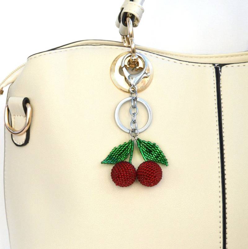 Perlen Kirsche Schlüsselanhänger, Damen Geldbörse Charme, Handgemachte Designer Accessoire von KeychainbyMirami8888