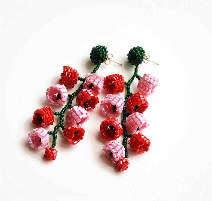 Rosa Rote Blumen-Ohrringe Handgemachte Maiglöckchen Boho Ohrringe von KeychainbyMirami8888