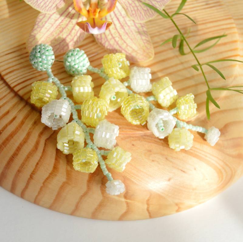 Maiglöckchen Ohrringe Blumenschmuck von KeychainbyMirami8888