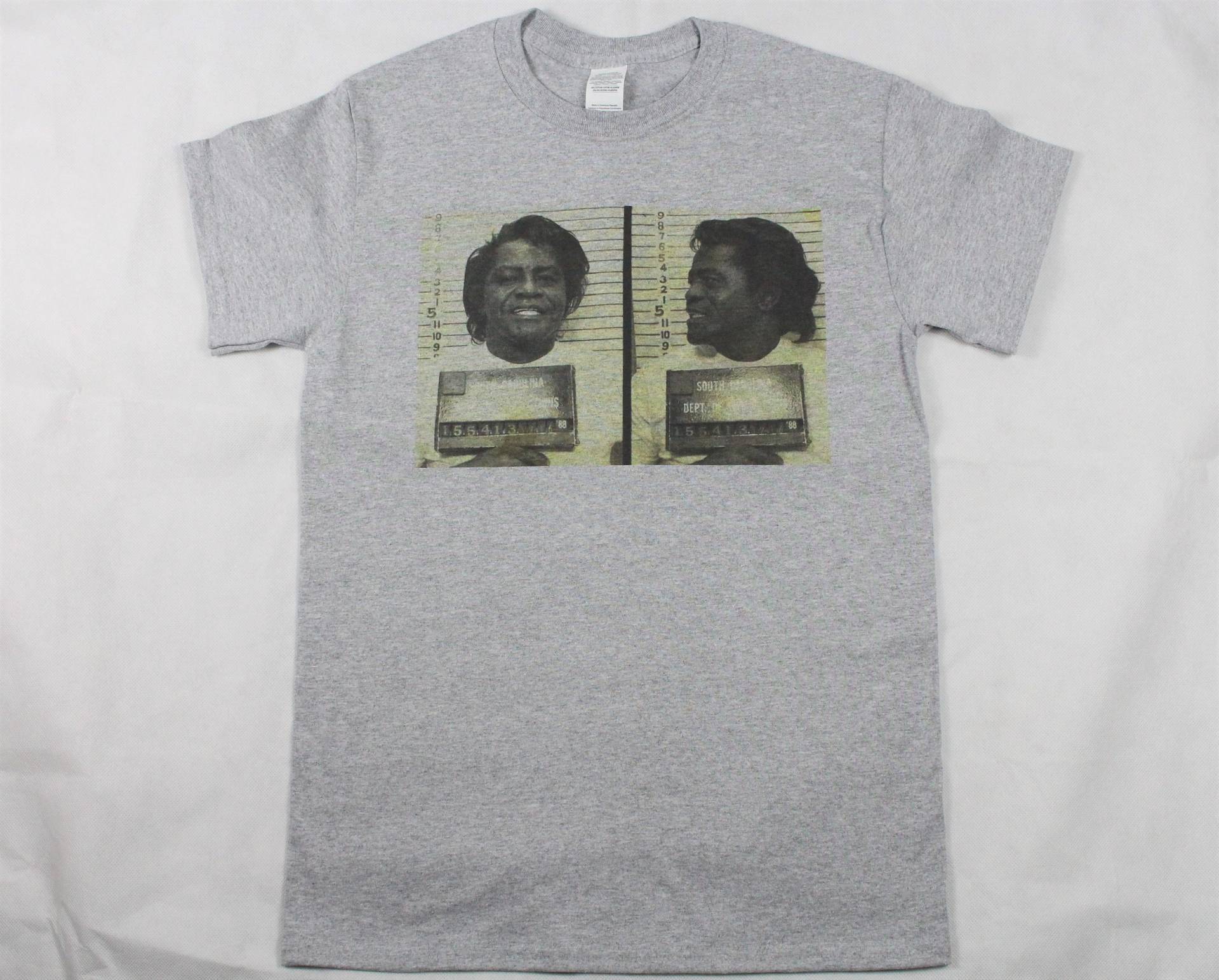 James Brown Mugshot Grau T-Shirt Größen Erhältlich S-3xl von KhanivorClothing