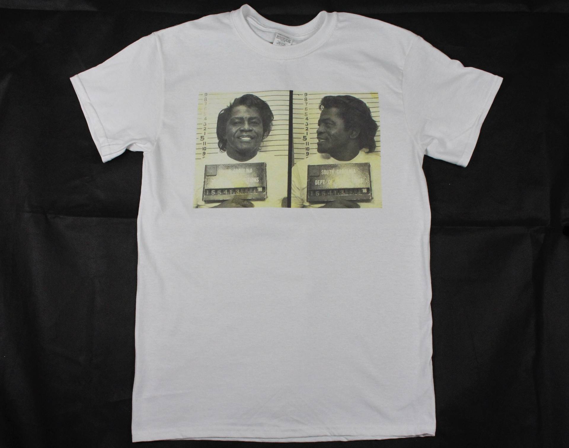 James Brown Mugshot Weißes T-Shirt Größen Erhältlich S-3xl von KhanivorClothing
