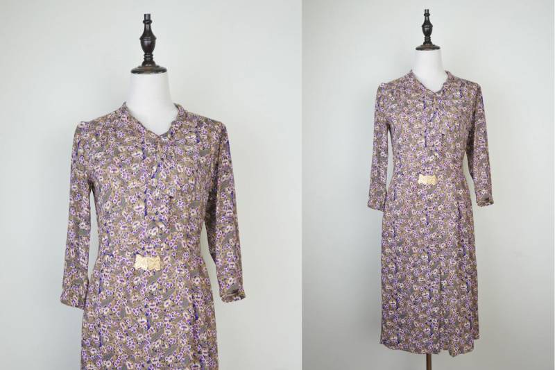 Braune Vintage Kleid Violett Grün Floral Print Ascot Kragen Manschette Ärmel Gr.s von KhunMali1