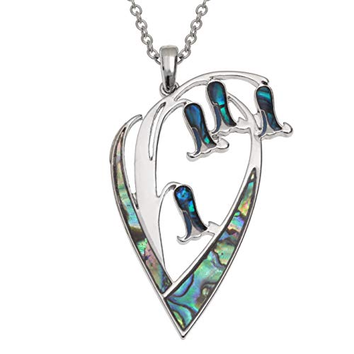 Kiara Jewellery Halskette mit Anhänger in Form einer Glockenblume, mit natürlicher grünlicher blauer Abalone-Muschel und Perlmutt an einer 46 cm langen Kette Kiara Jewellery Halskette mit Anhänger in Form einer Glockenblume, mit natürlicher grünlicher blauer Abalone-Muschel und Perlmutt an einer 46 cm langen Kette von Kiara Jewellery