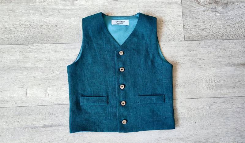 Button-Down-Westen, Formelle Westen, Zwei Dekorative Taschenwesten von KichyKidsClothing