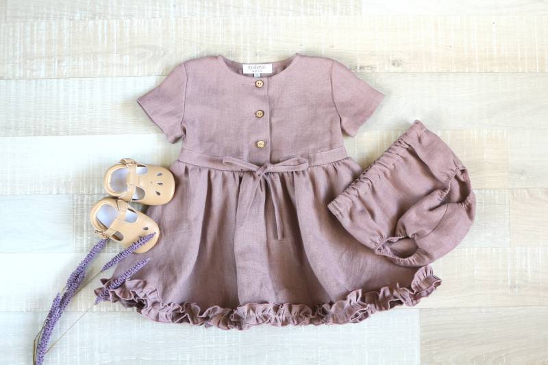 Mädchen Rüschenkleidet Ein, Baby Kleidung Mit Höschen von KichyKidsClothing