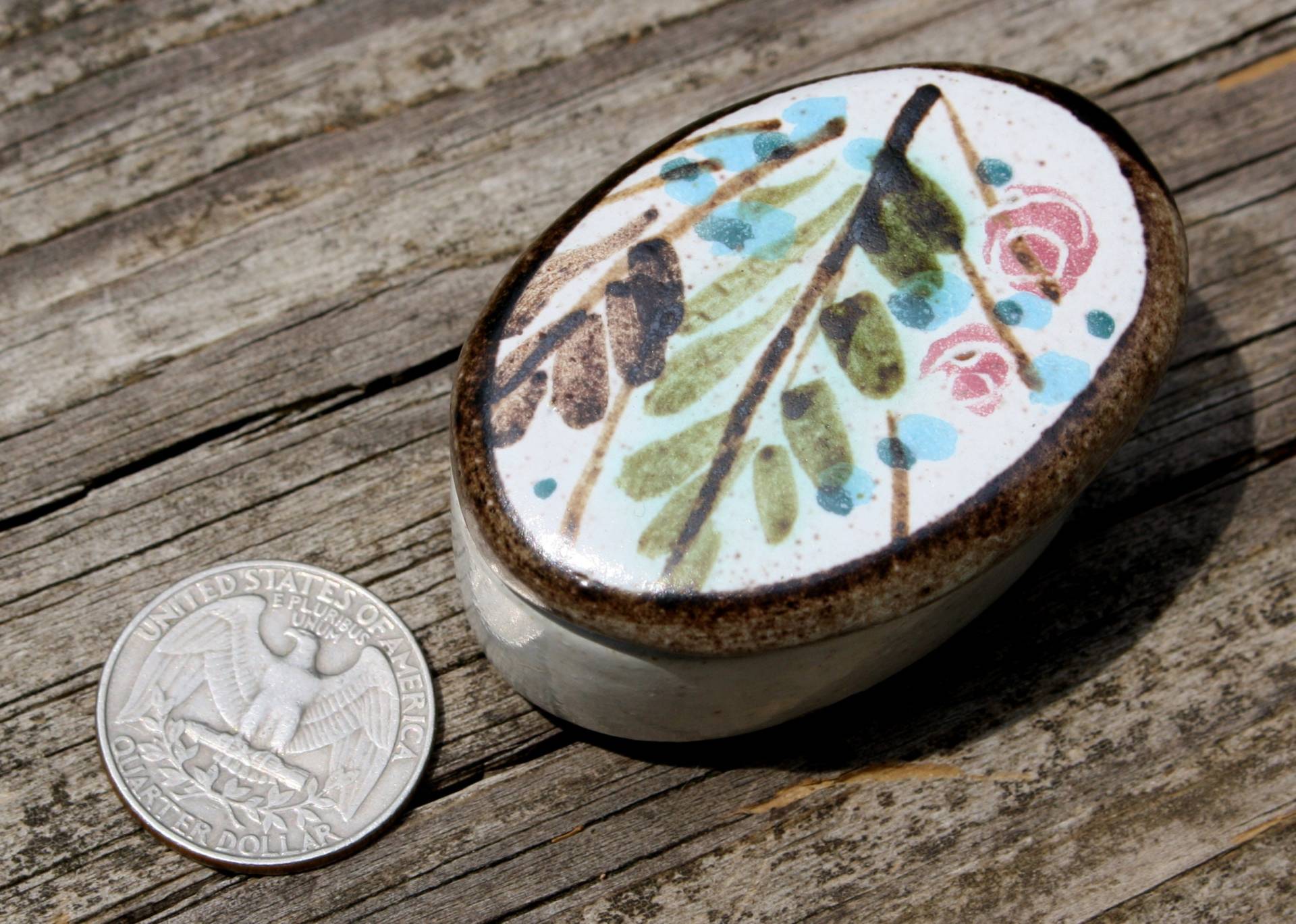 Jugendstil Terra-Cotta Box Keramik Oval Geformt Ebox Rose Von Hand Bemalt Schmuck Art Deco Volkskunst Kleine Mini Boho Handgefertigt Griechenland von KickassHeirlooms
