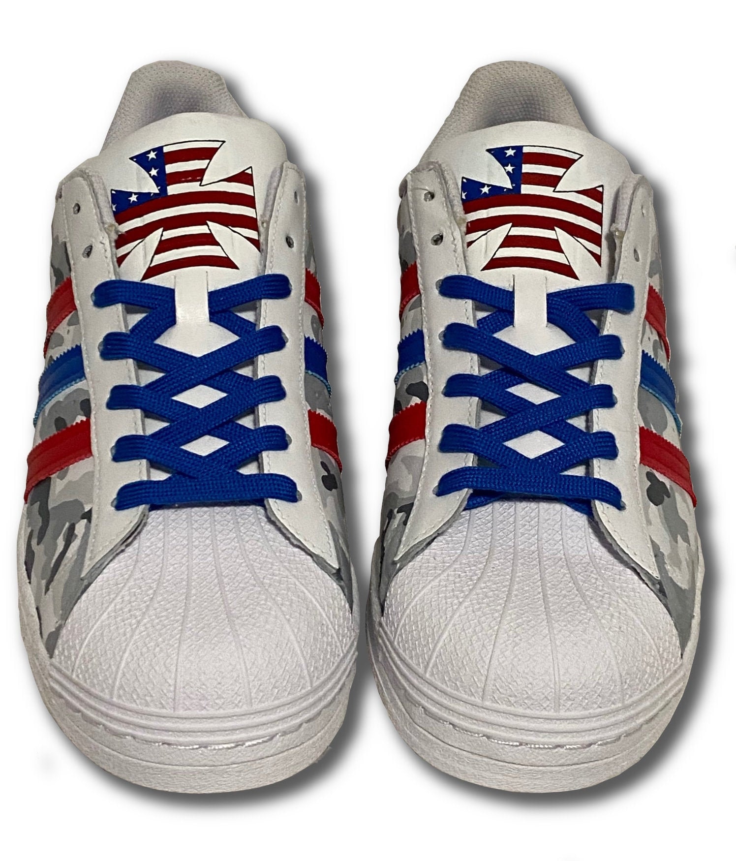 Custom Painted Herren Superstar Warzone Style Sneaker von KickbackCustomDesign