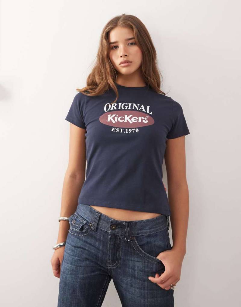 Kickers - Knapp geschnittenes T-Shirt in dunklem Marineblau mit „Original Kickers"-Print von Kickers