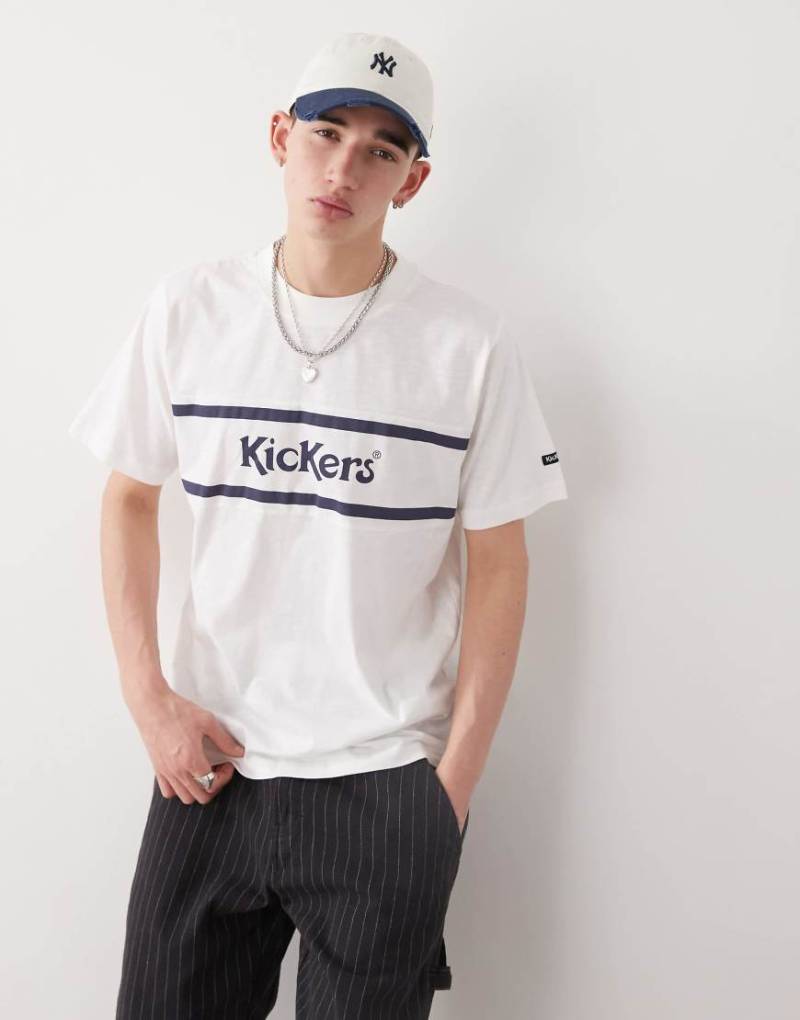 Kickers - Oversize-T-Shirt in Ecru mit „Kickers"-Schriftzug in Marineblau-Weiß von Kickers