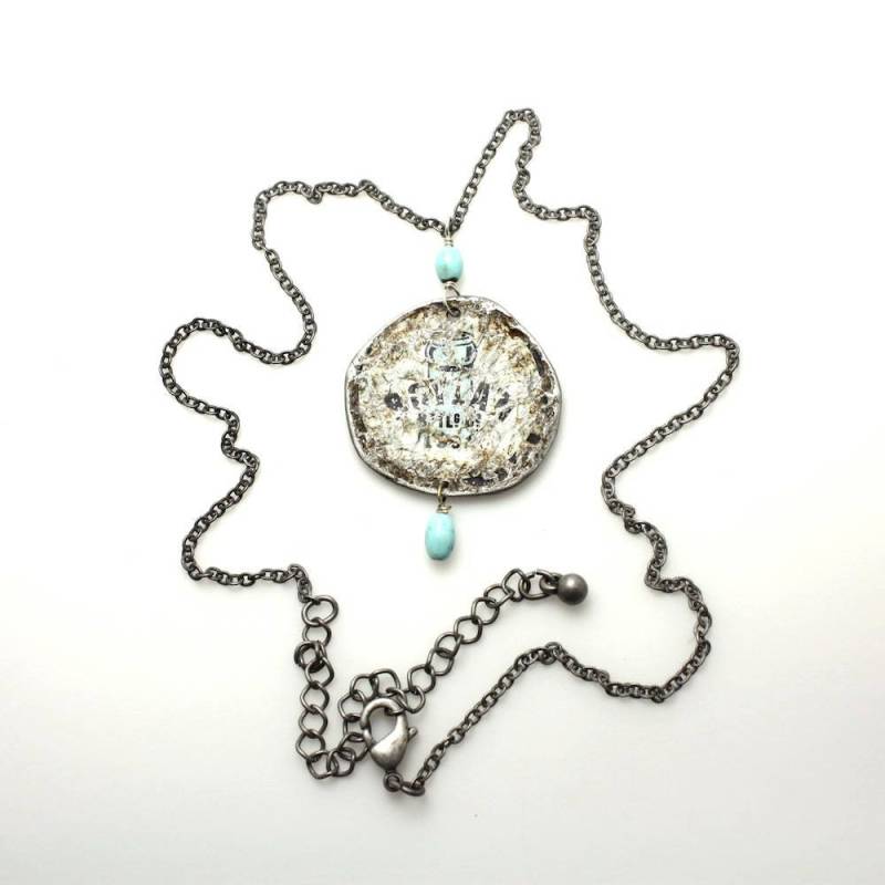 Gefundenes Objekt Aqua Upcycled Bottle Cap Necklace-Vintage Style Dystopian-Reclaimed Jewelry Necklace-Teal Organic Necklace-Unique Metal Gefundenes Objekt Aqua Upcycled Bottle Cap Necklace-Vintage Style Dystopian-Reclaimed Jewelry Necklace-Teal Organic Necklace-Unique Metal von KickinTheCanDesign