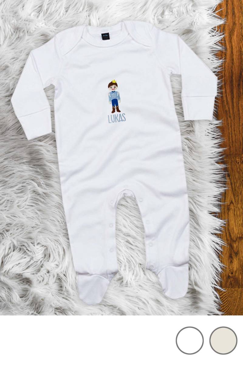 Veganer Baby Schlafanzug Aus Bio-Baumwolle Bestickt Mit Prinz Und Wunschtext Veganer Baby Schlafanzug Aus Bio-Baumwolle Bestickt Mit Prinz Und Wunschtext von KiddiezDE