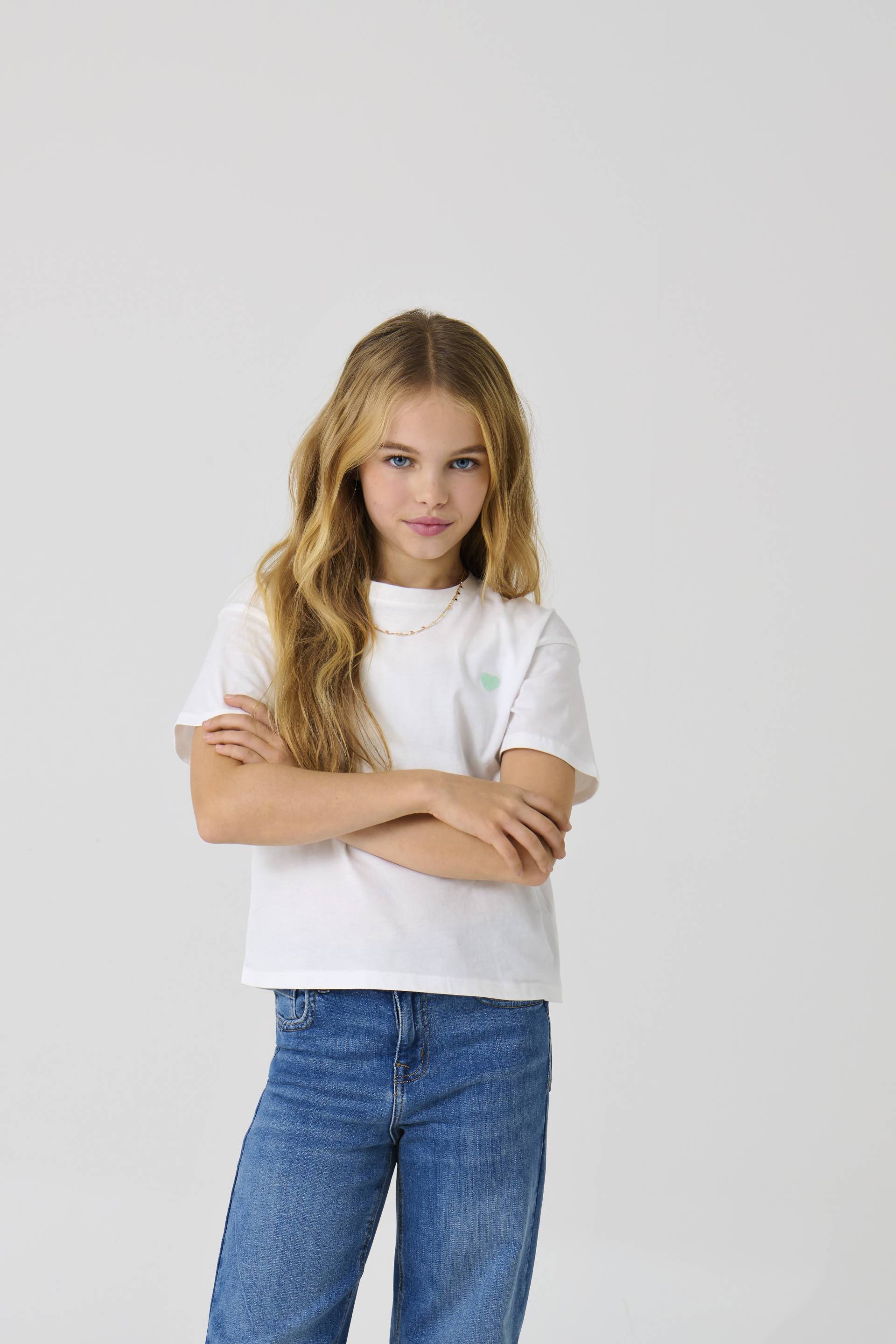 KIDS ONLY Kurzarmshirt "KOGMAIKEN LIFE CROPHEART SS TOP JRS NOOS" mit kleinem Herzchenmotiv auf der Brust von Kids Only