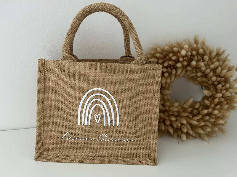Jutetasche Personalisiert, Für Kinder, Design Regenbogen Und Name, Kindergartentasche, Kinderzimmerdeko Jutetasche Personalisiert, Für Kinder, Design Regenbogen Und Name, Kindergartentasche, Kinderzimmerdeko von KidsStorebyNiMa