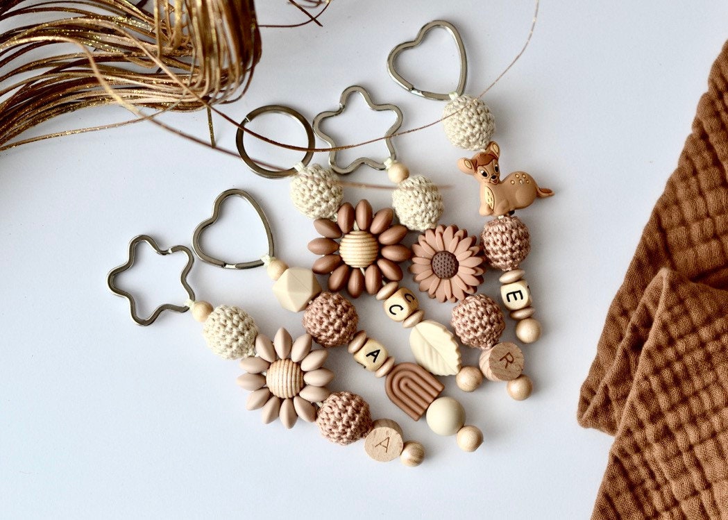 Schlüsselanhänger, Verschiedene Farben Möglich, Schlüsselanhänger Aus Holz - Und Silikonperlen, Geschenkidee, Accessoire Schlüsselanhänger, Verschiedene Farben Möglich, Schlüsselanhänger Aus Holz - Und Silikonperlen, Geschenkidee, Accessoire von KidsomeDE