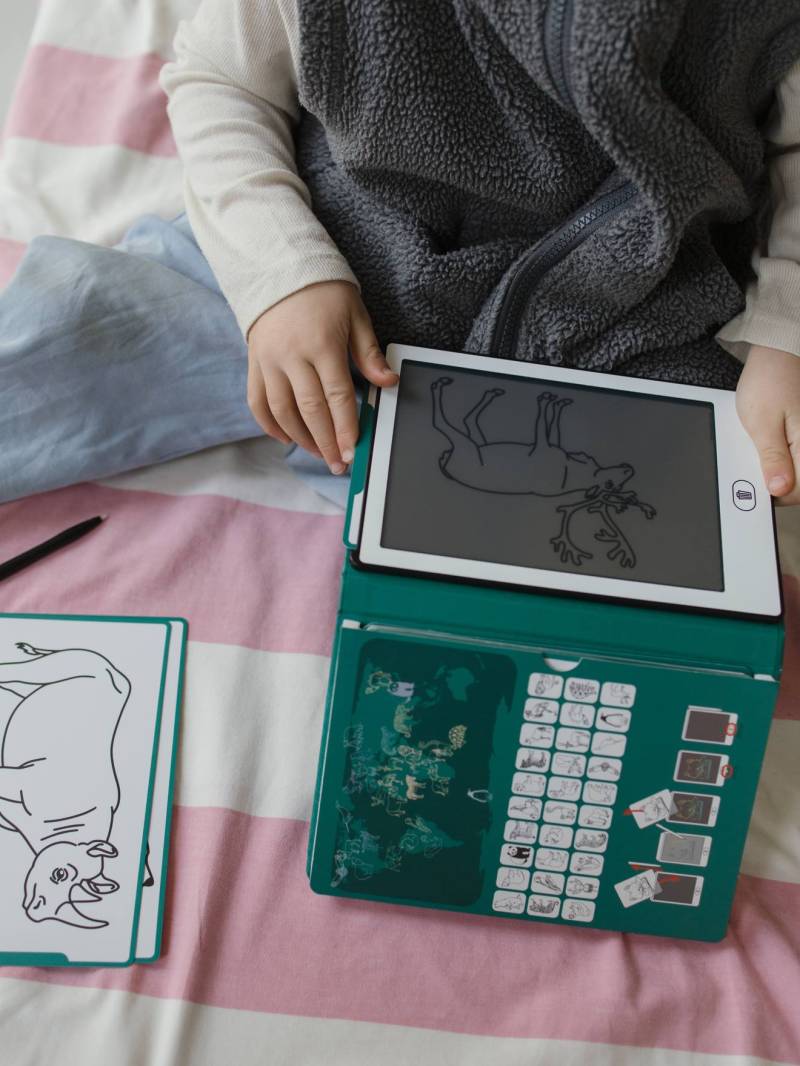 Digitales Kinder Malbuch Kidydraw Mini KIDYWOLF salbei von Kidywolf
