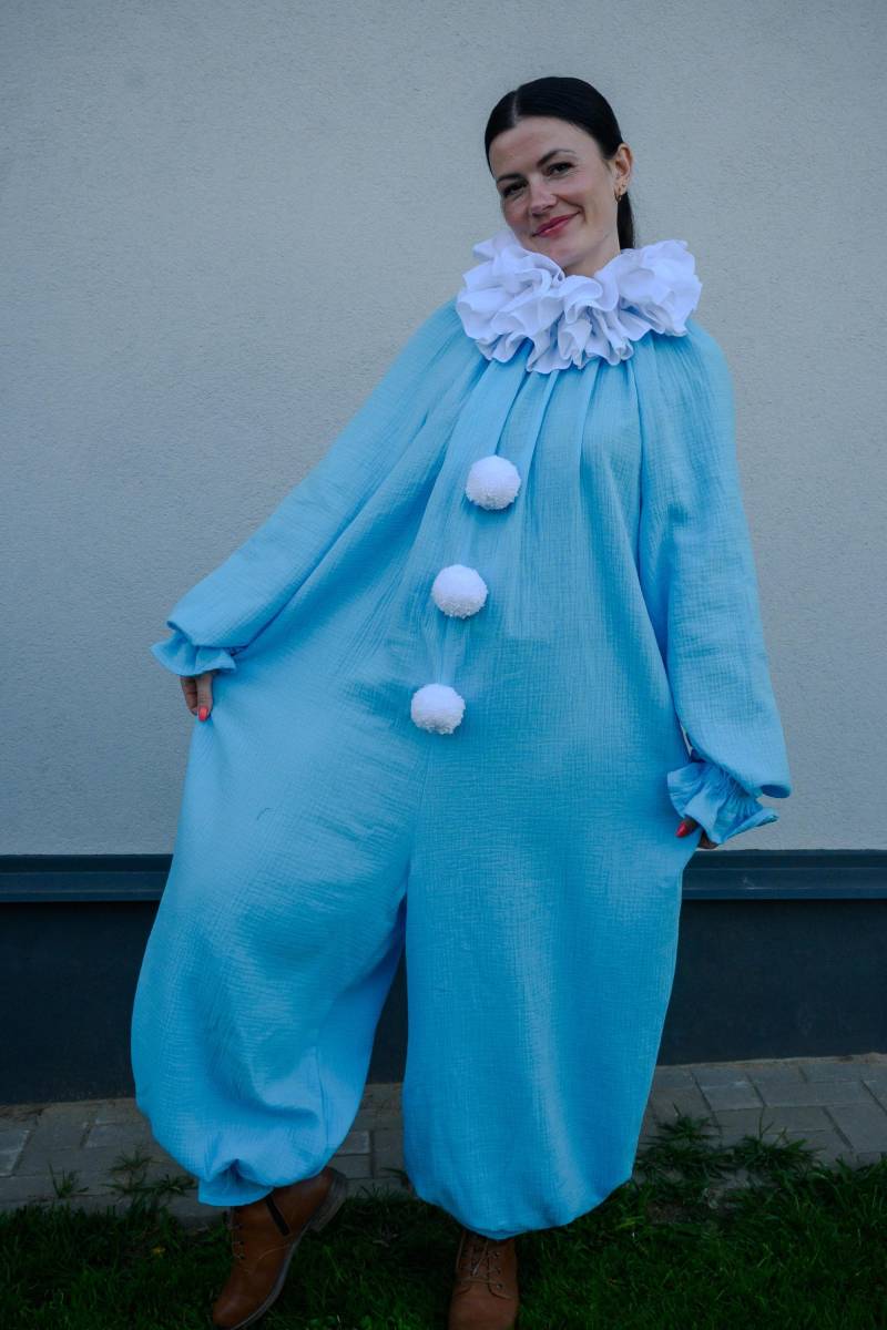 Clown Kostüm Aqua Blau Erwachsene Unisex Anzug Vintage Harlekin Zirkus Halloween Cosplay Jumpsuit Outfit Geburtstagsparty Foto von KidzAndCostumes