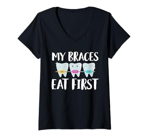 Damen My Braces Eat First Braces Teeth T-Shirt mit V-Ausschnitt Damen My Braces Eat First Braces Teeth T-Shirt mit V-Ausschnitt von Kieferorthopäde Designs Zahnspange Ideen