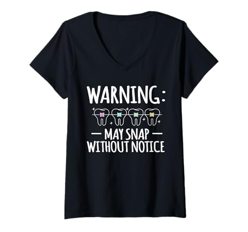 Damen Warning May Snap Without Notice Braces Teeth T-Shirt mit V-Ausschnitt Damen Warning May Snap Without Notice Braces Teeth T-Shirt mit V-Ausschnitt von Kieferorthopäde Designs Zahnspange Ideen
