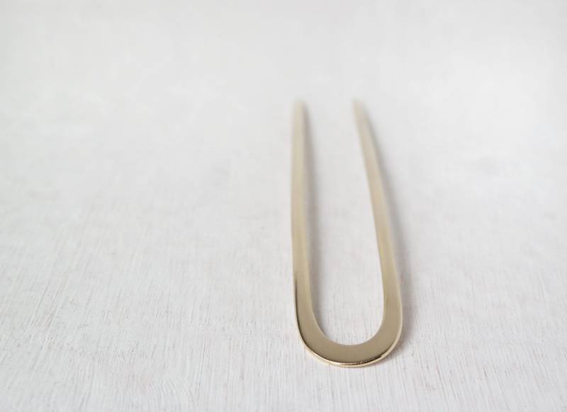 Geschmiedete Messing-Haargabel Mit Runden Zinken Geschmiedete Messing-Haargabel Mit Runden Zinken von Kiehlsklunker