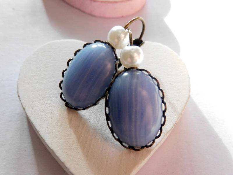 Achat Leverback Ohrringe Bronze 13 X 18 Mm, Hellblauer Gestreifter Cabochon, Klappohrringe Oval Mit Zierperle von KielerArt