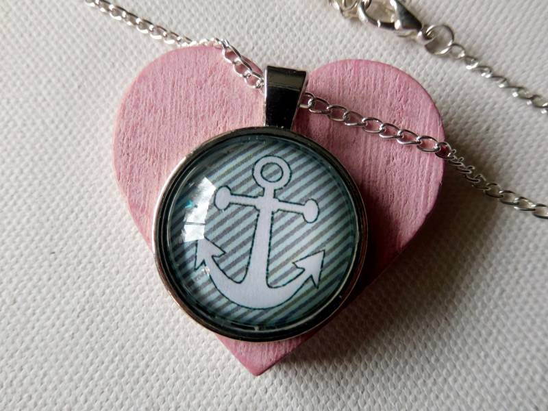 Anker Cabochon Kette 48 cm Lang, Mintgrün Graues Ankermotiv, An Versilbertem Kettenmaterial, Maritim Schmuck von KielerArt