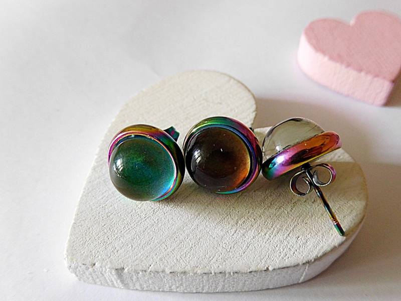 Ionenplattierte 304 Edelstahl Ohrstecker, Mehrfarbig Schimmernd, Mit 10 Mm Farbwechsel Cabochon, Stimmungs Cabochon von KielerArt