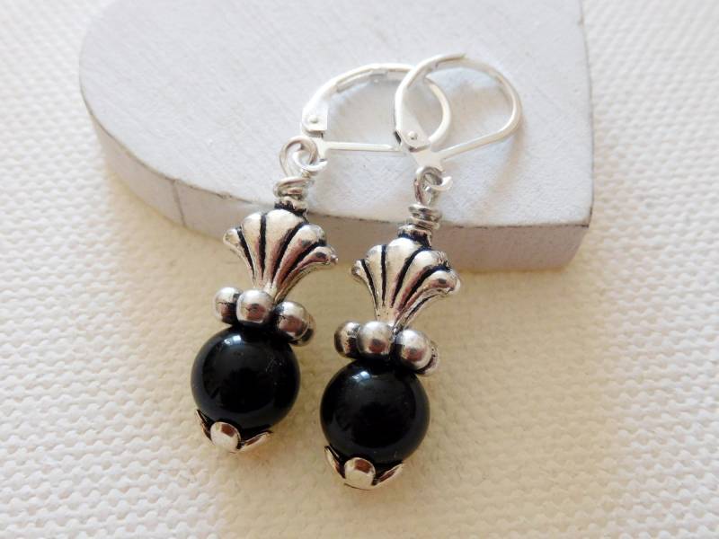 Kleine Obsidian Ohrringe An Silberfarbenen 304 Edelstahl Klapp Ohrhaken, Jugendstil Mit Schwarzer Heilstein Perle Kleine Obsidian Ohrringe An Silberfarbenen 304 Edelstahl Klapp Ohrhaken, Jugendstil Mit Schwarzer Heilstein Perle von KielerArt