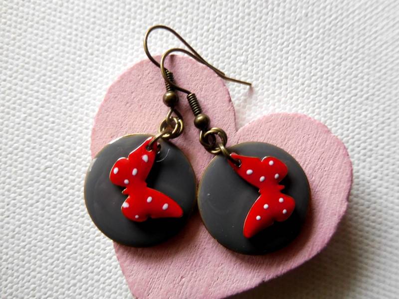 Ohrringe Mit Grauer Emaille Scheibe Aus Messing, Bronze 20 Mm Messingscheibe in Dunkelgrau Ohrringe Mit Grauer Emaille Scheibe Aus Messing, Bronze 20 Mm Messingscheibe in Dunkelgrau von KielerArt