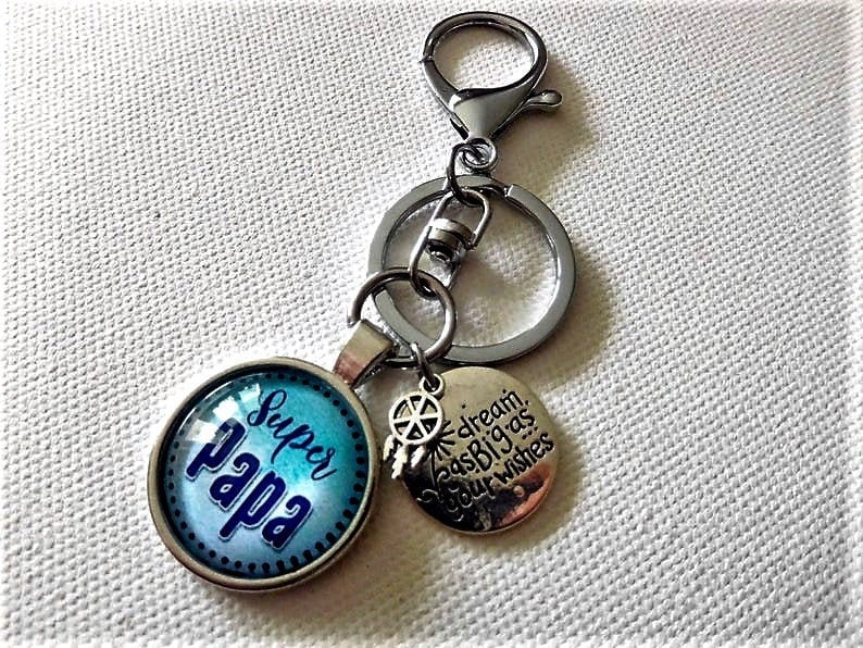 Schlüsselanhänger Super Papa, Variante Schlüsselring Mama, Geschenkidee Für Mama Und Papa Oder Schlüsselanhänger Super Papa, Variante Schlüsselring Mama, Geschenkidee Für Mama Und Papa Oder von KielerArt