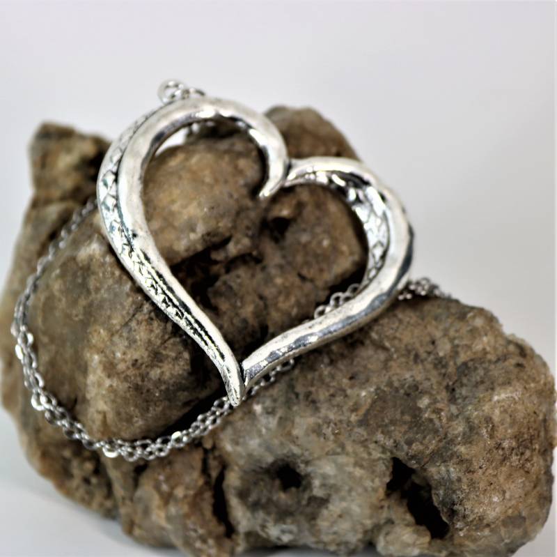 Lange Offene Herz Anhänger Halskette Edelstahl Tunika Schmuck von KierbetsDesigns