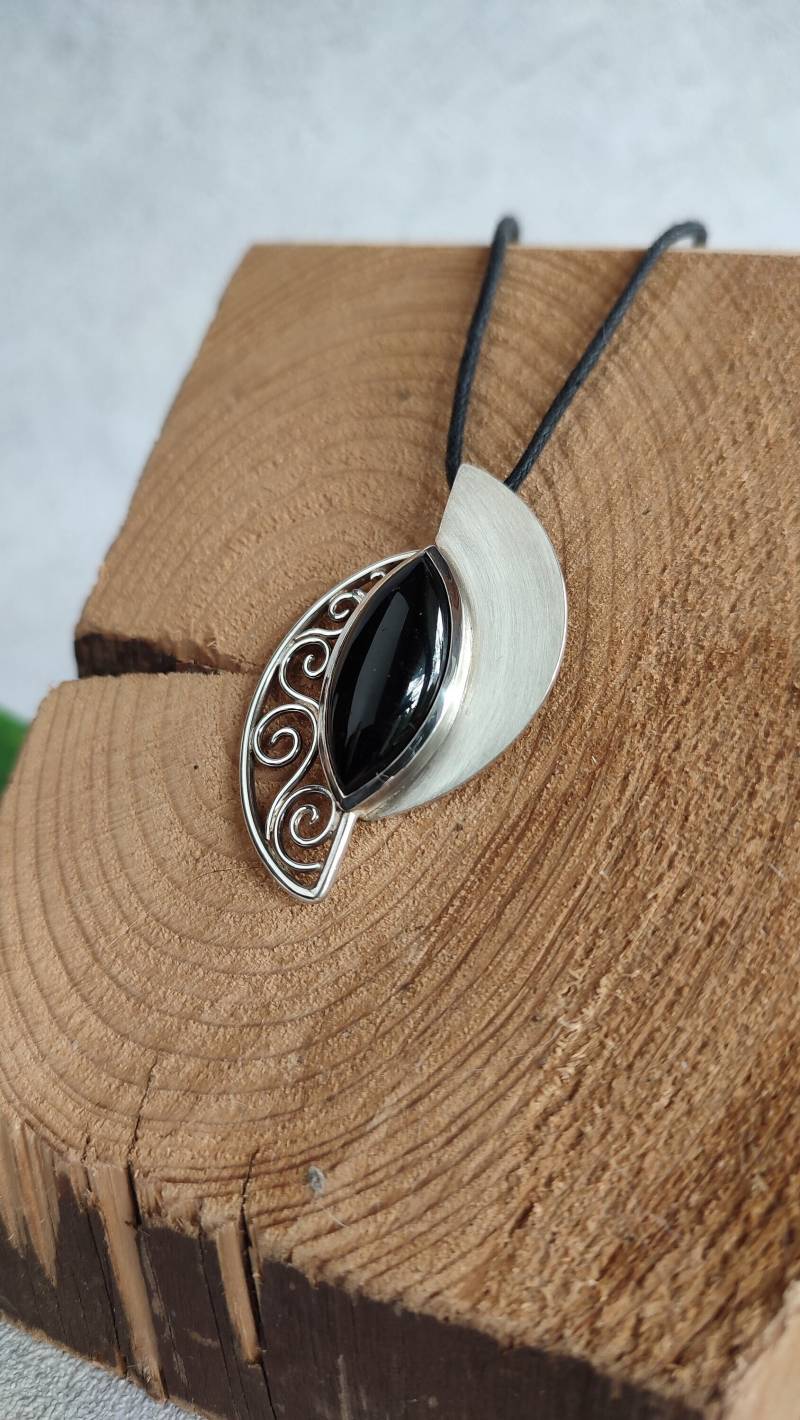 Großer Onyx Und Sterling Silber Anhänger // Statement Aus Mit Schwarzem Stein "Eclipse" von Kieritivity