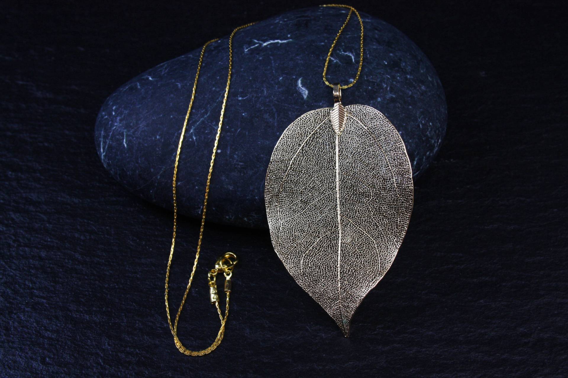 Lange Blatt Halskette, Natürlicher Schmuck, Gold, Blattanhänger Lange Blatt Halskette, Natürlicher Schmuck, Gold, Blattanhänger von Kieselschmuck