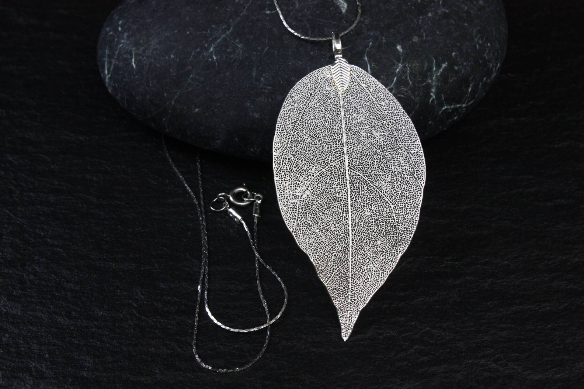 Lange Blatt Halskette, Natürlicher Schmuck, Silber, Blattanhänger Lange Blatt Halskette, Natürlicher Schmuck, Silber, Blattanhänger von Kieselschmuck