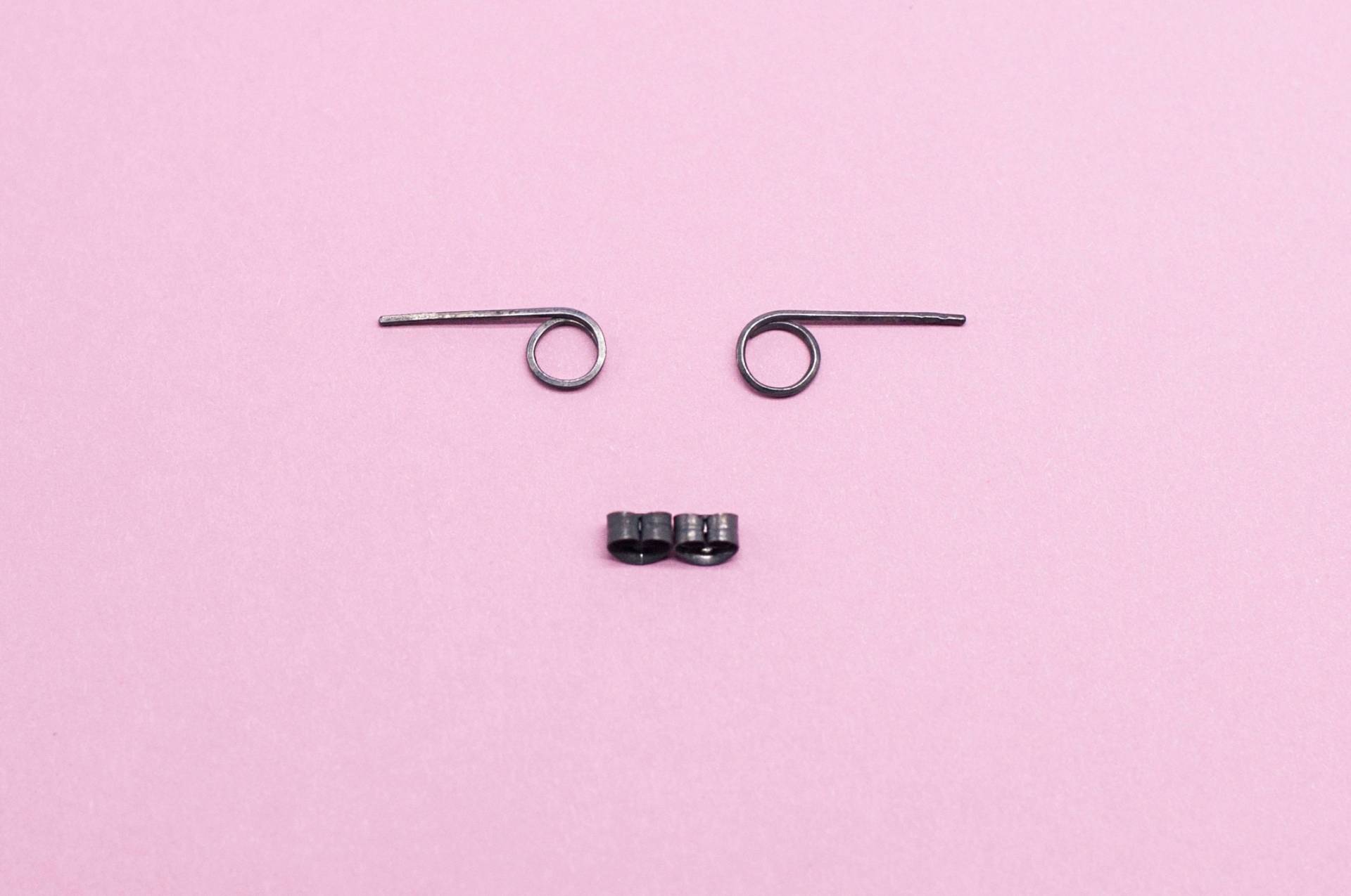 Small O-Shaped Silver Black Stud Earrings Set - Black Line Staple Minimalist Earrings, Edgy Earrings Small O-Shaped Silver Black Stud Earrings Set - Black Line Staple Minimalist Earrings, Edgy Earrings von KifyJewellery