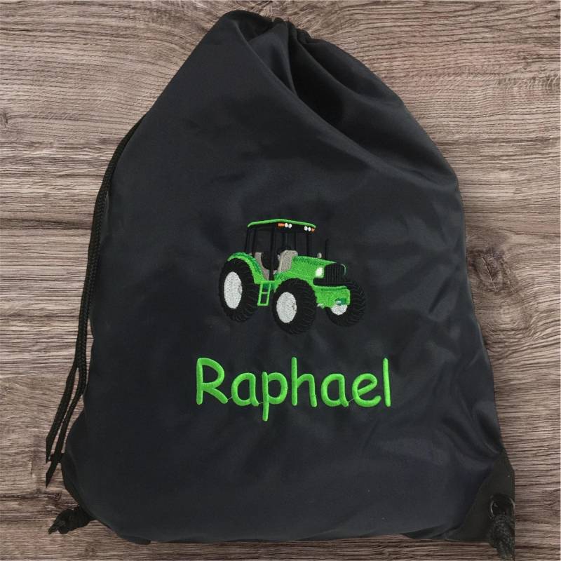 Turnbeutel/Schwimmbeutel Mit Stickmotiv Traktor Grün | #94 + Namen Für Kindergarten, Krippe Oder Schule Wäschebeutel Wechselkleidung von KimKalvin