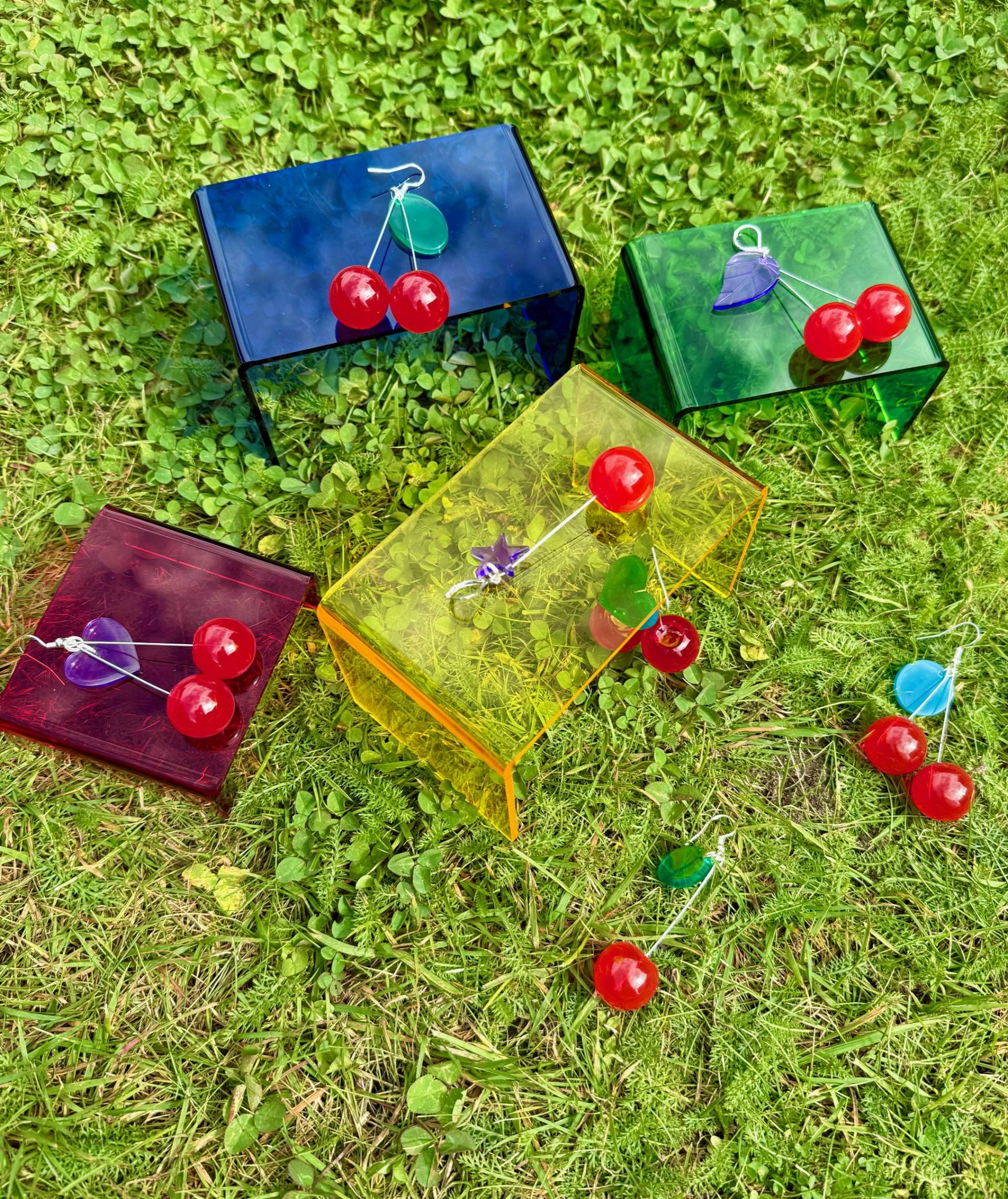 Handgemachte Kirsch-Ohrringe Aus Natürlichem Harz & Echtem 925 Silber Cherry Earring Handgemachte Kirsch-Ohrringe Aus Natürlichem Harz & Echtem 925 Silber Cherry Earring von KimReyKiddos