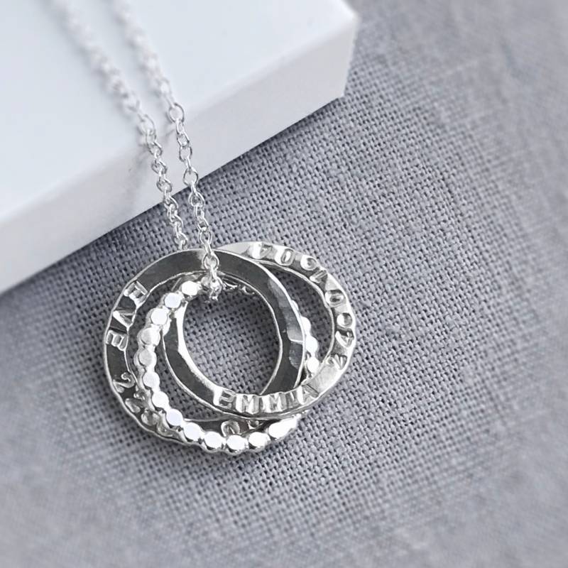 Personalisierte Halskette Silber | Ineinandergreifende Kreise Dreifach Perlen Kreis Sterling Familie Anhänger Handgestempelt Personalisierte Halskette Silber | Ineinandergreifende Kreise Dreifach Perlen Kreis Sterling Familie Anhänger Handgestempelt von KimRyanJewellery