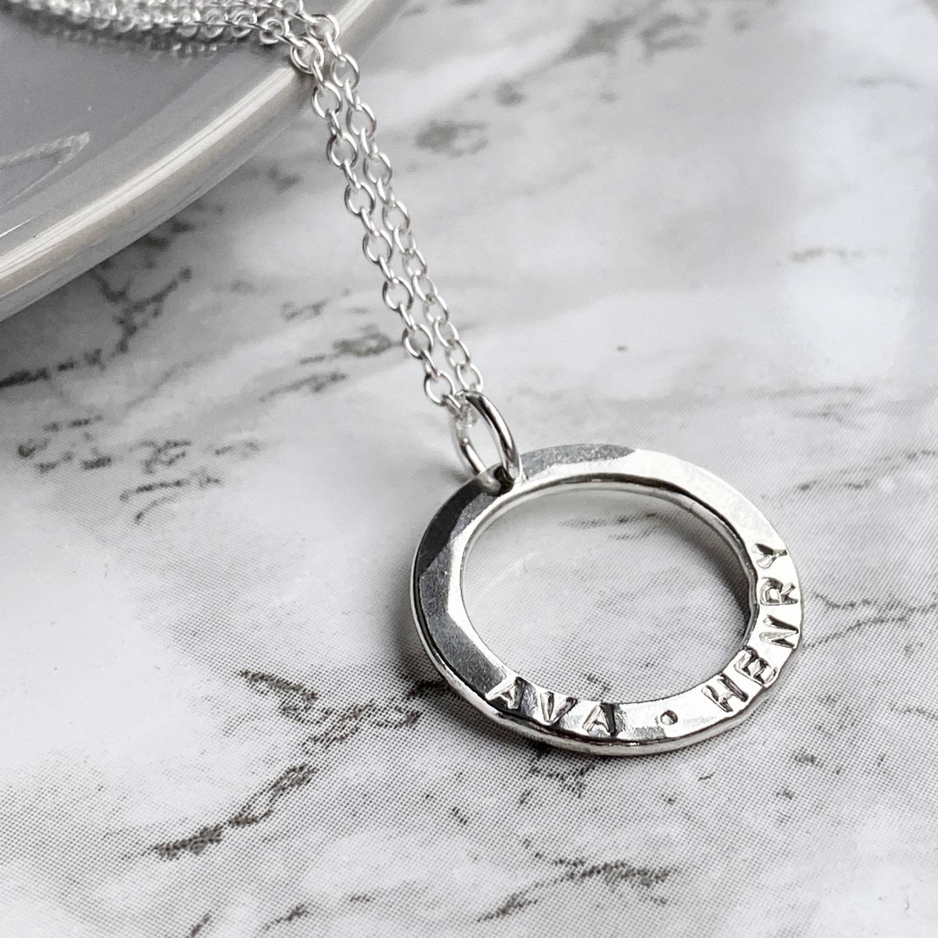 Personalisierte Sterling Silber Halskette | Hand Gestempelt Namen Kreis Personalisierter Schmuck von KimRyanJewellery