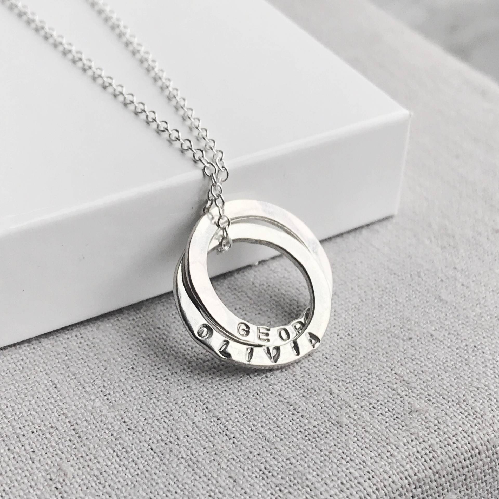 Personalisierte Sterling Silber Halskette | Ineinander Greifende Kreis Hand Gestempelt Namen Doppelkreis Geschenk Für Sie von KimRyanJewellery